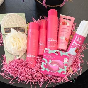 Luxury Self-Care Bundle – 7 Premium Items